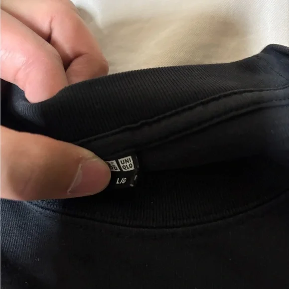 Uniqlo Men's Dark Long Sleeve Tee - Picture 3 of 5